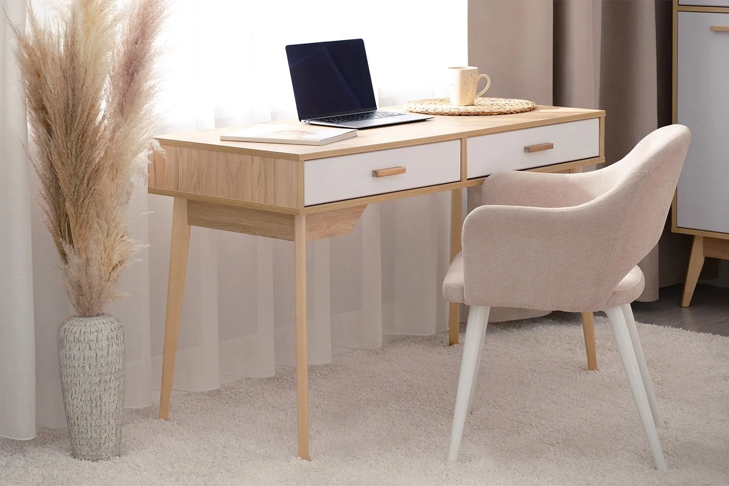 Стол письменный "Калгари" из ЛДСП